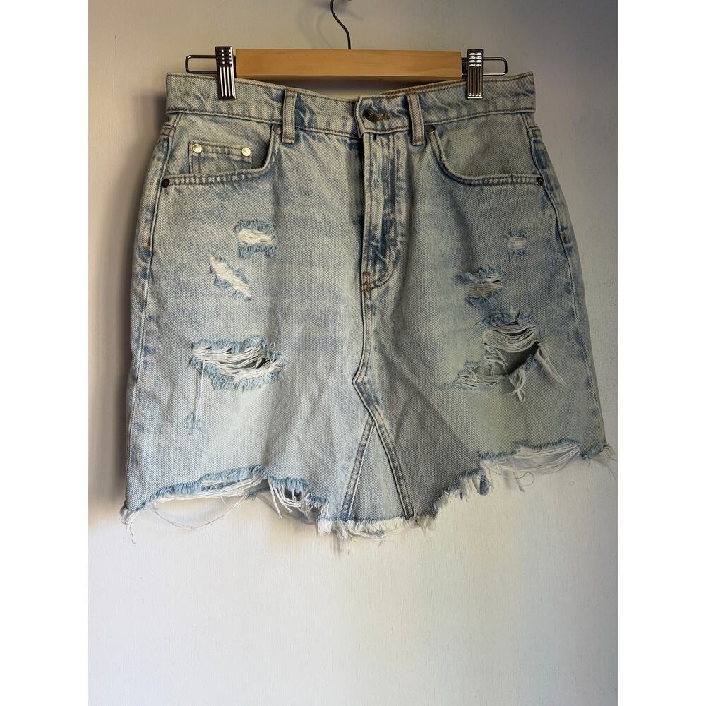 Pilcro Distressed Denim Mini Skirt Size 6 Light Wash 100% Cotton Raw Hem Y2K